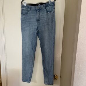 WHBM Skinny Jeans in Light Blue Stretchy!